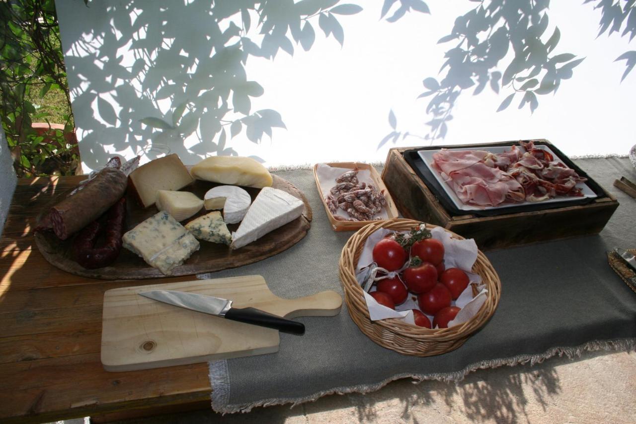 Bed and Breakfast Le Rondini Mont-ras  Exterior foto
